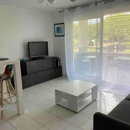 Dans Résidence Piscine 500m De La 2**