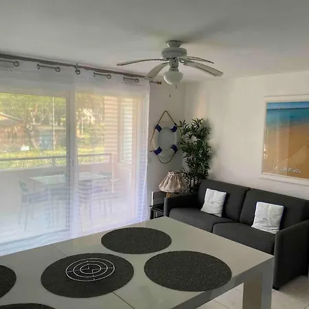 Dans Piscine 500m De La 2** ル・ラヴァンドゥー