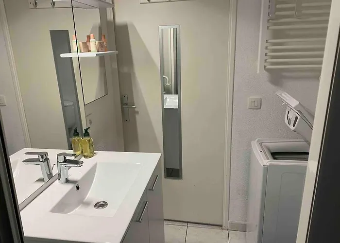 Dans Piscine 500m De La 2** Apartament *